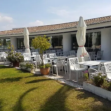 Boutique By The Sea Apartament *